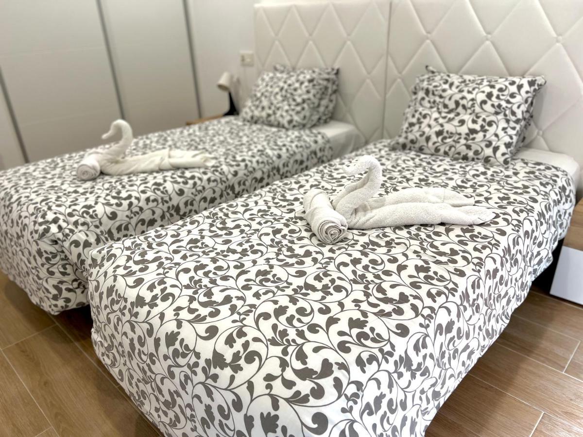 Apartamento Sunrise Chapaprieta ตอร์เรเวียคา ภายนอก รูปภาพ