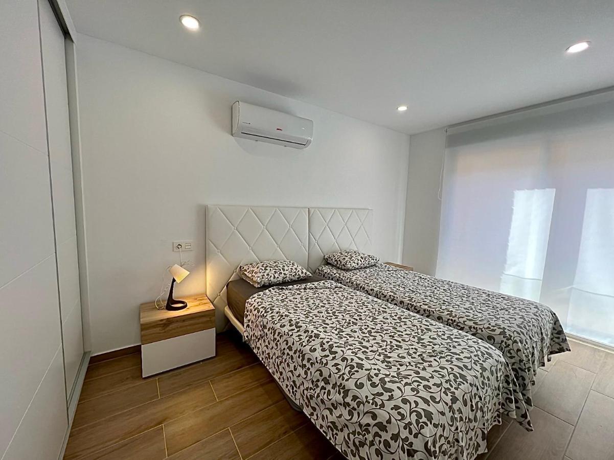Apartamento Sunrise Chapaprieta ตอร์เรเวียคา ภายนอก รูปภาพ